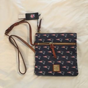 NWT Dooney and Bourne patriots crossbody